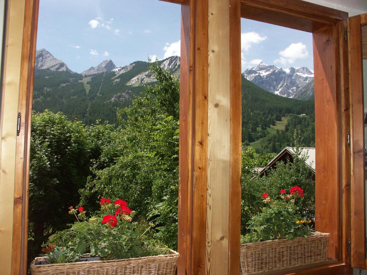 Gite Le Flourou Hotell Le Monêtier-les-Bains Exteriör bild